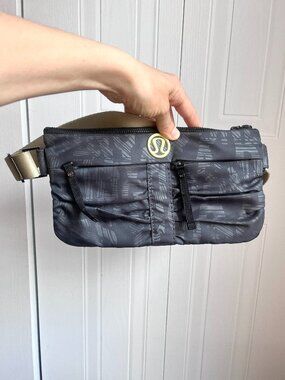 RARE Vintage Lululemon Manifesto Festival Belt Bag - Grey Cream - HTF